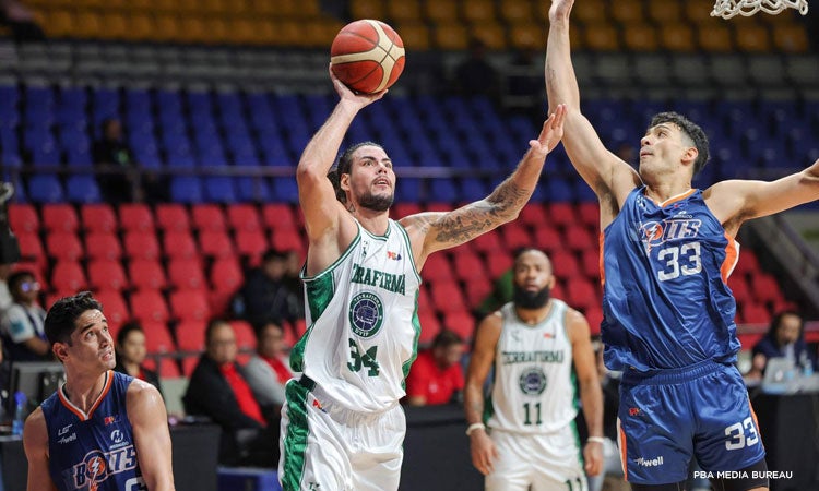 /dam/jcr:53db9dc9-1f02-43a4-8a7c-b70ff57c1c7a/Meralco%20vs%20Terrafirma-6_NWP.jpg