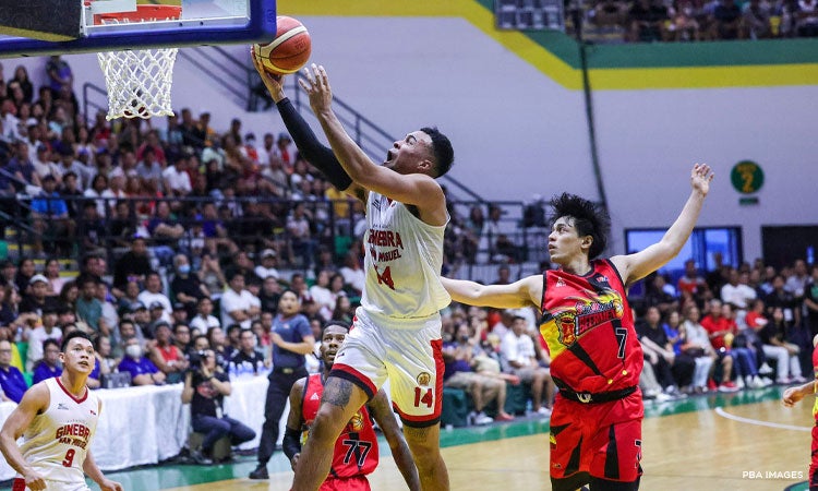 /dam/jcr:beb87efb-179c-41dd-b650-423f741abccd/Ginebra-vs-SMB-Game-3-semis-4_NWP.jpg